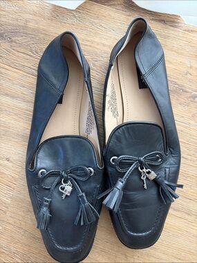 DKNY || Black Leather Tassel Loafers with Charm Details
